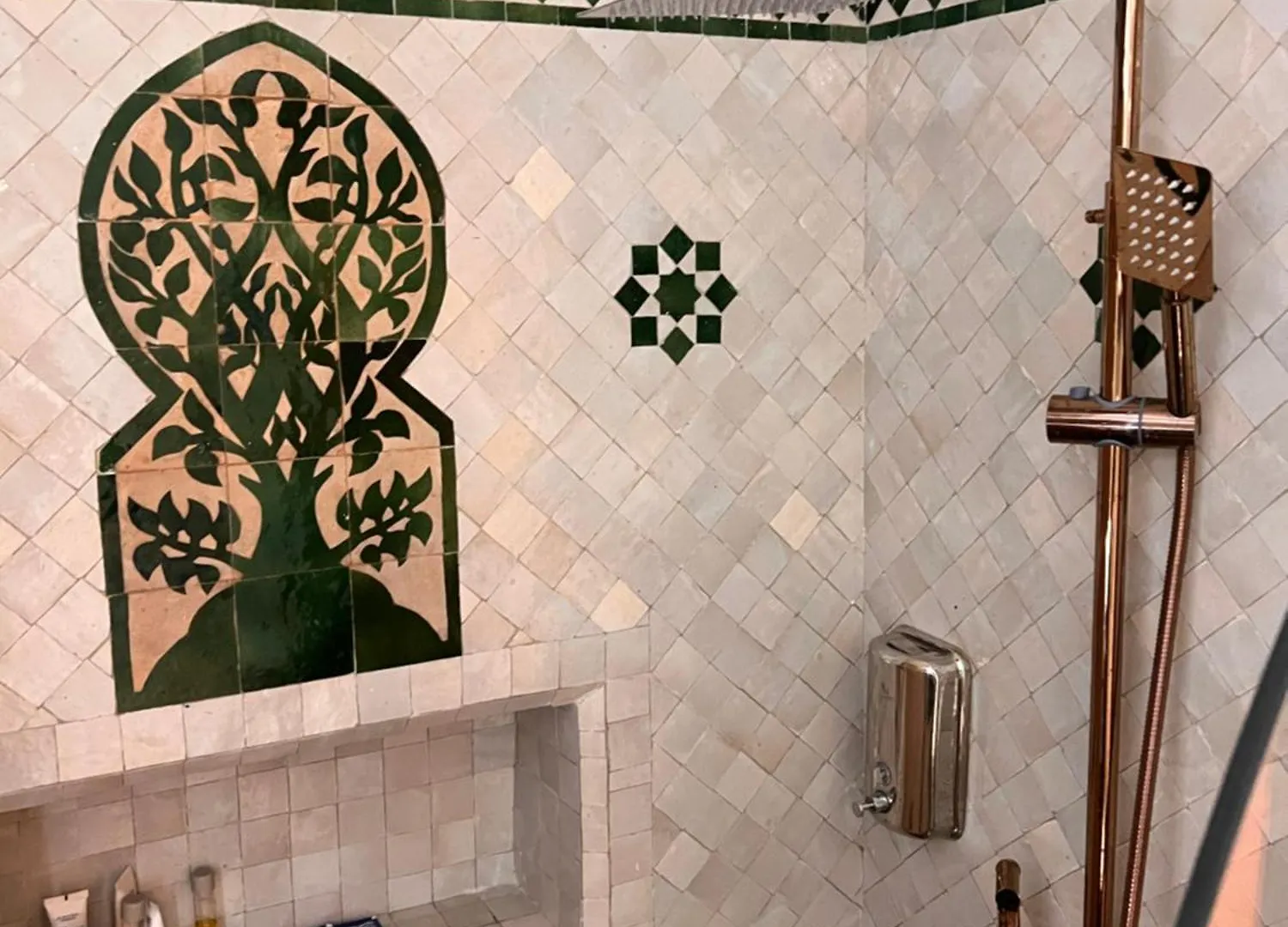 Lägenhet Riad Appart F3 Exceptionnel A Gueliz - A 5 Min De La Gare - Piscine, Wi-Fi Et Parking Au Coeur De Marrakech Marrakesh Marocko